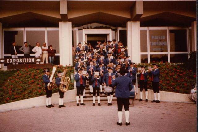 1982 Pierrelatte Rathaus.jpg